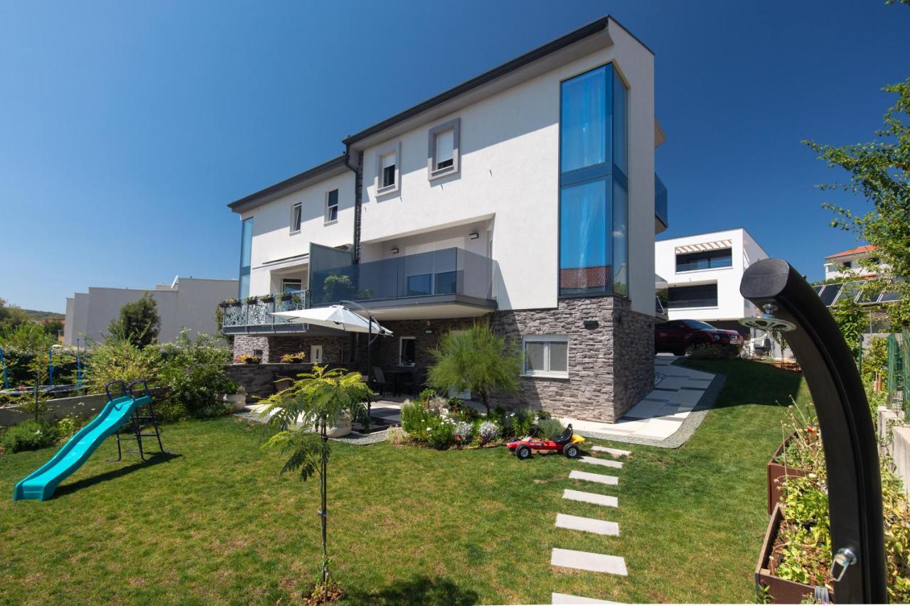 Apartment Odore Di Mare With Beautiful Garden Крк Екстер'єр фото