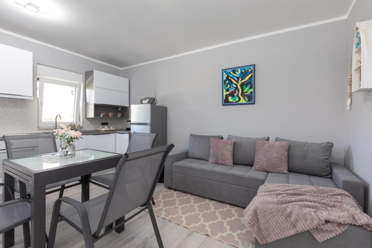 Apartment Odore Di Mare With Beautiful Garden Крк Екстер'єр фото