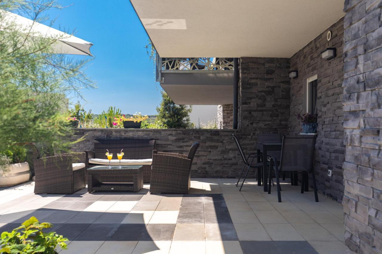 Apartment Odore Di Mare With Beautiful Garden Крк Екстер'єр фото