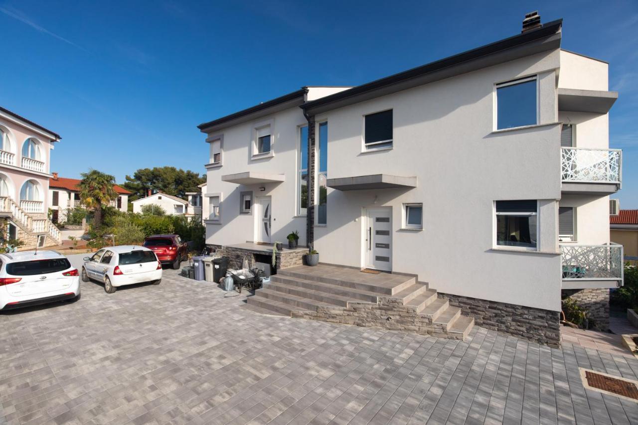 Apartment Odore Di Mare With Beautiful Garden Крк Екстер'єр фото